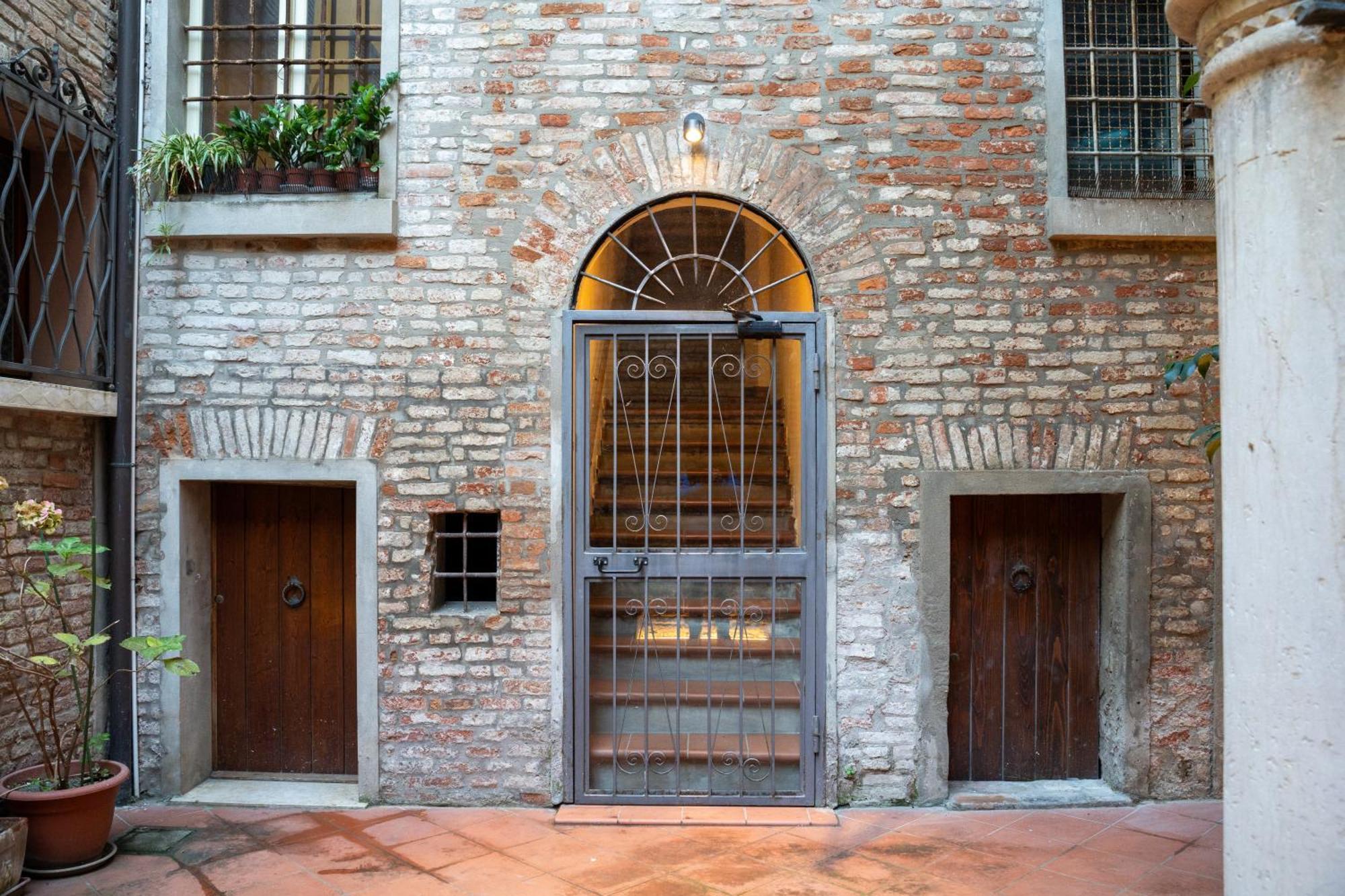 Mazzini101Apartment Ferrara Esterno foto